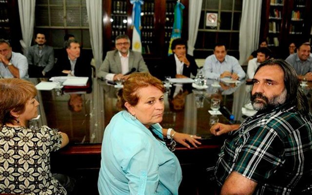 Docentes piden ante el Ministerio de Trabajo ser llamados a paritarias de manera urgente