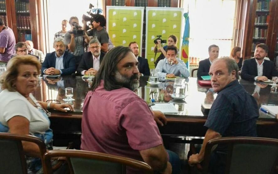 Gremios docentes amenazaron con un paro de 48 horas si no son convocados el lunes