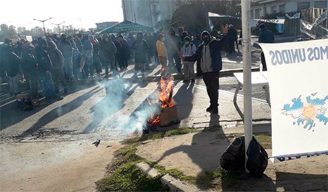 El SOMU realiza una protesta en el puerto por el Convenio Colectivo de Trabajo