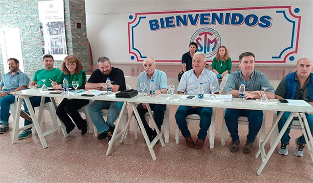 Municipales mantienen reuniones con el Ejecutivo por deudas y apertura de paritaria 2020