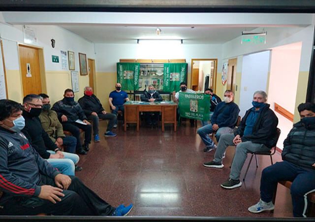 Veinte trabajadores de la Pizzería Dopo quedaron en la calle