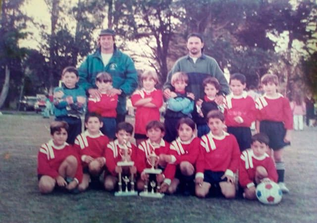 Pequeños soles rojos para mi corazón futbolero