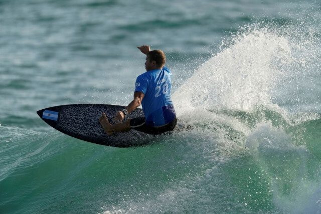 «Lele» Usuna no pudo avanzar en el estreno absoluto del surf en los Juegos Olímpicos