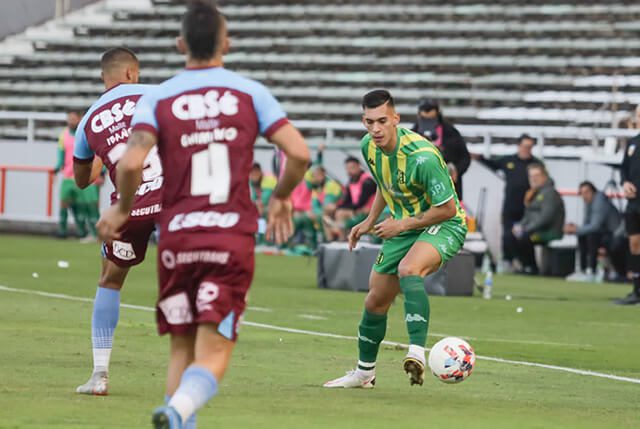 Aldosivi perdió 2-1 con Arsenal pero logró la clasificación