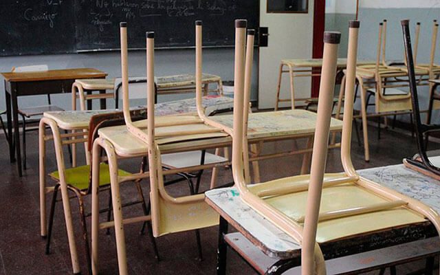Ante la quita del feriado, auxiliares de ATE llevaron adelante un paro en las escuelas