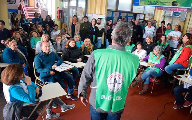 Los docentes universitarios realizan hoy un paro de actividades
