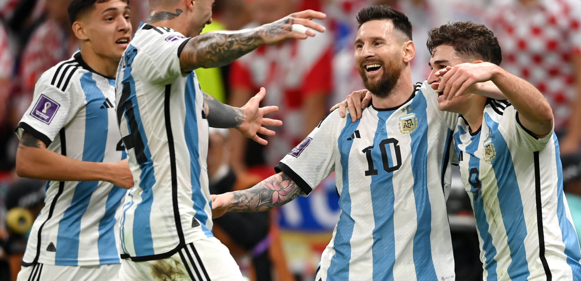 Argentina se lució, goleó y jugará la final del Mundial
