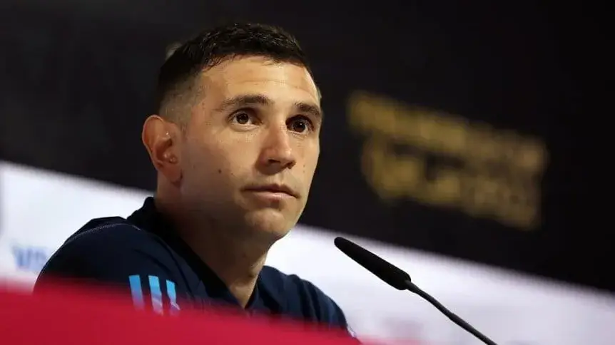 “Dibu” Martínez: “Si tenemos una buena noche defensiva hay muchas chances”