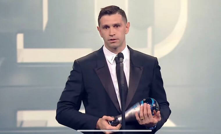 El “Dibu” Martínez fue elegido el mejor arquero del mundo