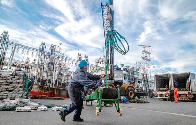 El Sindicato de Guincheros no descarta paralizar el Puerto ante la precariedad laboral y salarial de sus trabajadores