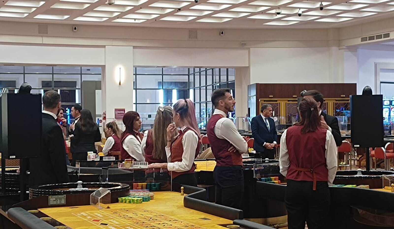 Trabajadores de casino afirmaron que “estamos cumpliendo tareas de manera normal”