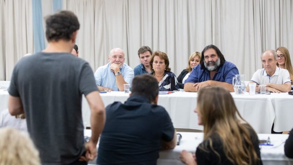 Docentes: el FUDB aceptó la oferta de Kicillof, pero la oposición a Baradel lanzó otro paro para miércoles y jueves