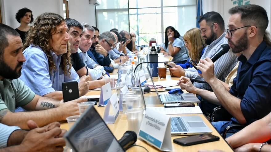Estatales bonaerenses piden adelantar un tramo para cobrar mayo con un aumento del 20%