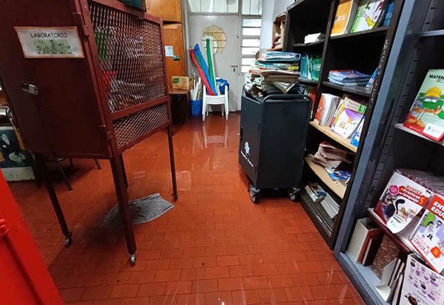 VIDEOS: Distintas escuelas con problemas debido a la intensa lluvia