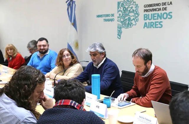 Paritarias: la Provincia lleva a un 85 por ciento el salario a estatales y docentes