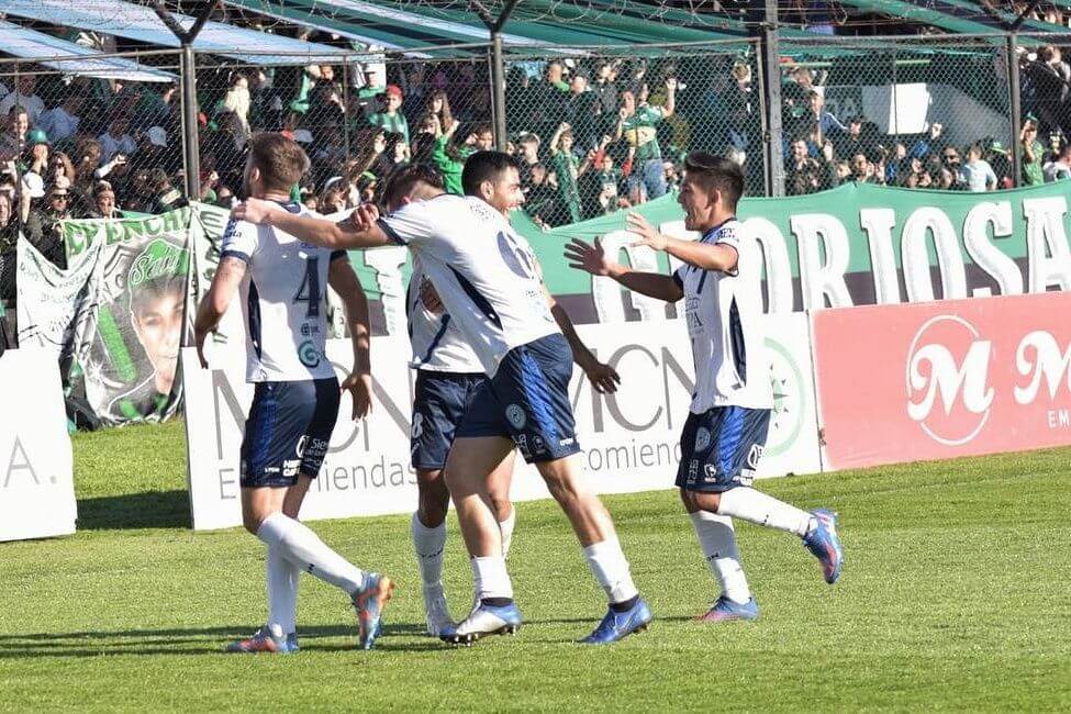 Alvarado jugó un gran partido y goleó a Nueva Chicago como visitante