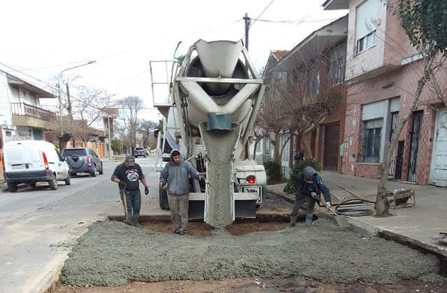 Finalmente arreglaron la calle y el vecino podrá sacar su auto después de un mes