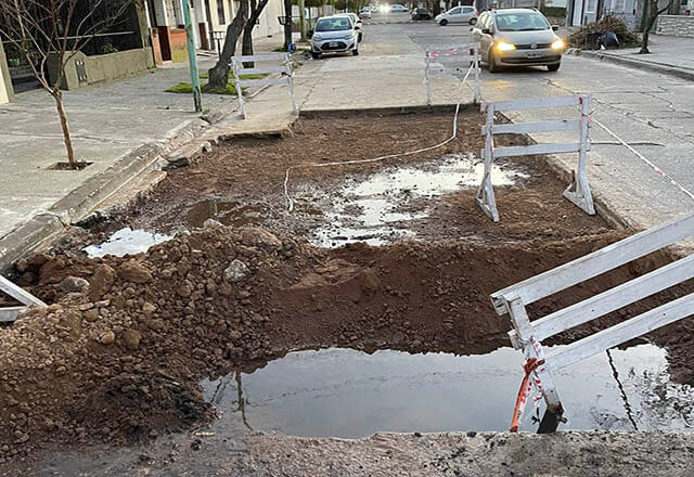 El Emvial explicó que pasó con el vecino que hace un mes no puede sacar su auto del garaje por una obra inconclusa