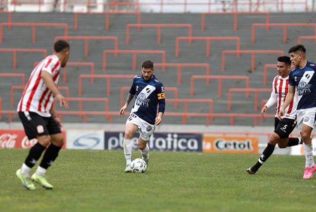 Alvarado luchó y empató 1 a 1 ante San Martín de Tucumán