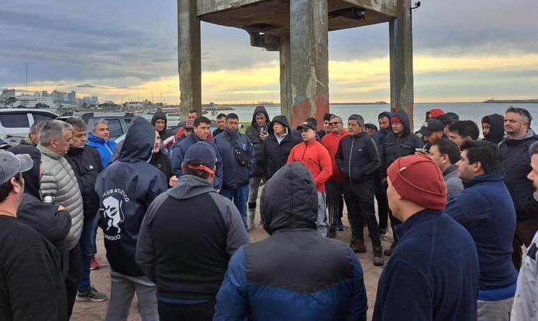 SIMAPE y el resto de los gremios marítimos acordaron paritarias y se liberó la flota pesquera