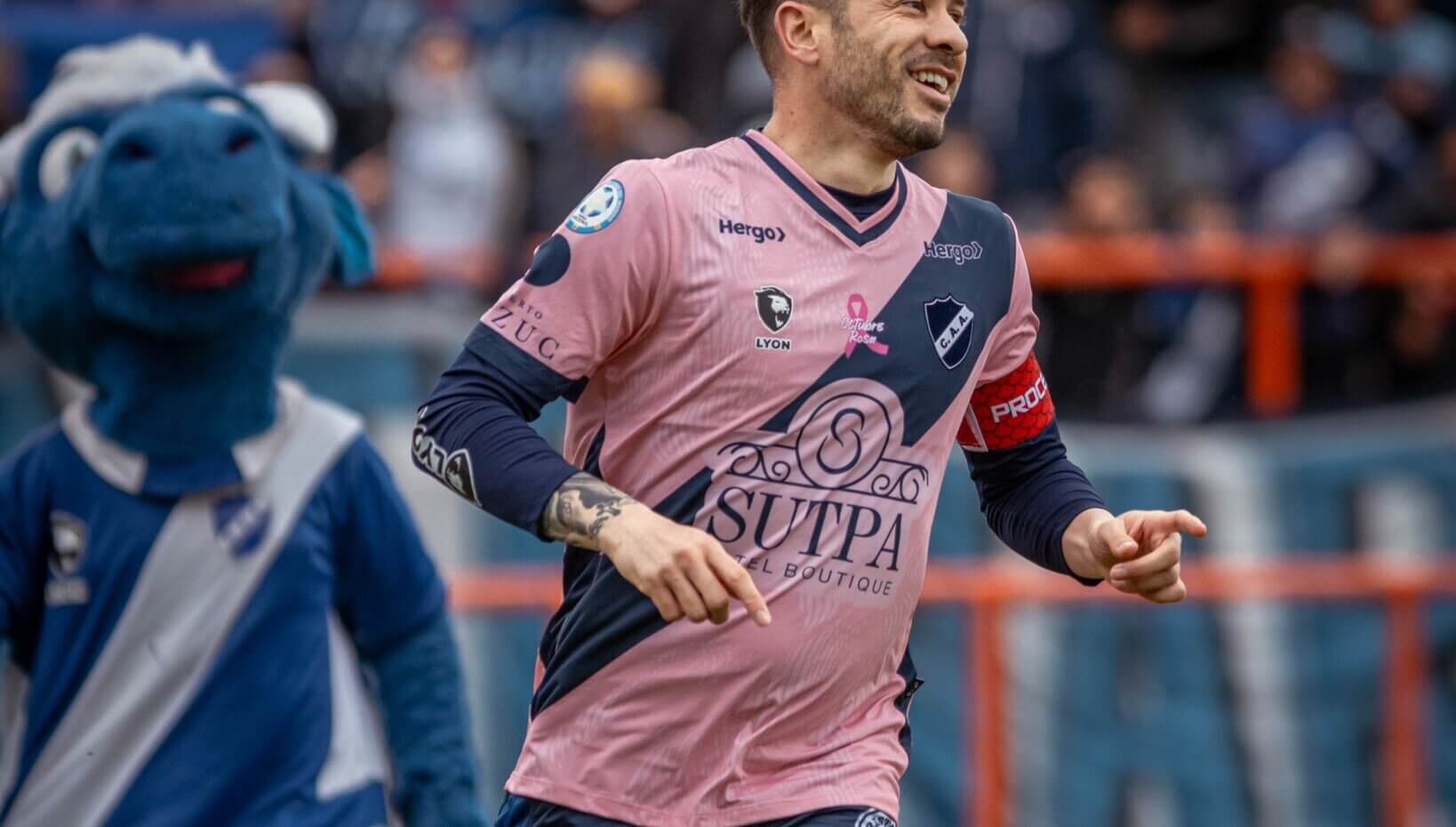 Alvarado cerró la temporada con un triunfo