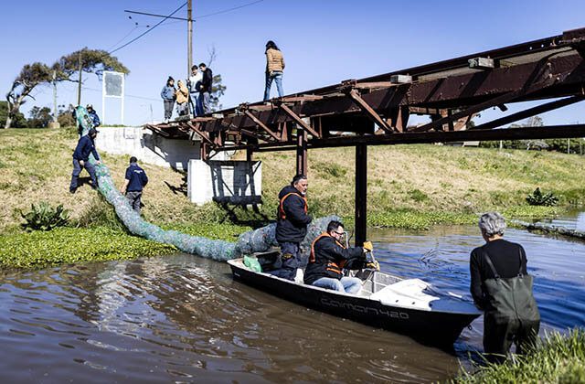 El Municipio instaló una nueva biobarda para el lago de Parque Camet