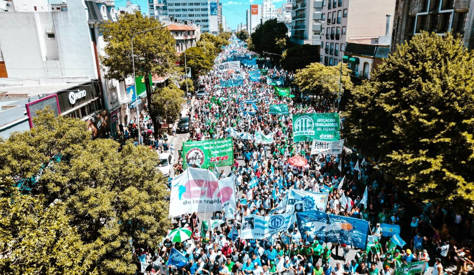 Histórica movilización de trabajadores marplatenses en el marco del Paro General