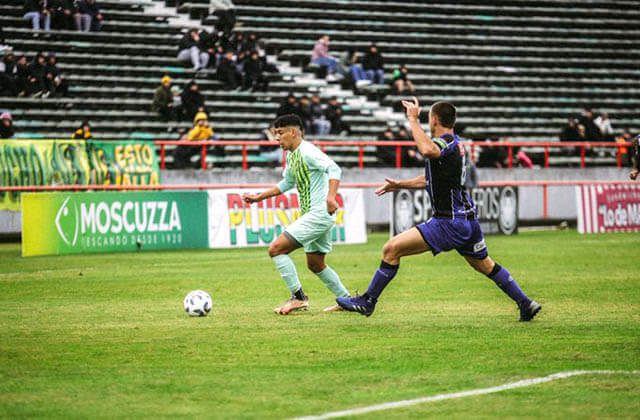 Aldosivi le ganó a Almagro y se prende en la lucha por el ascenso