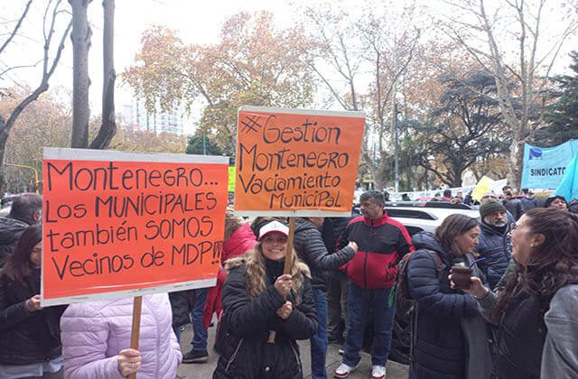 Nueva protesta de los trabajadores municipales contra el intendente Montenegro