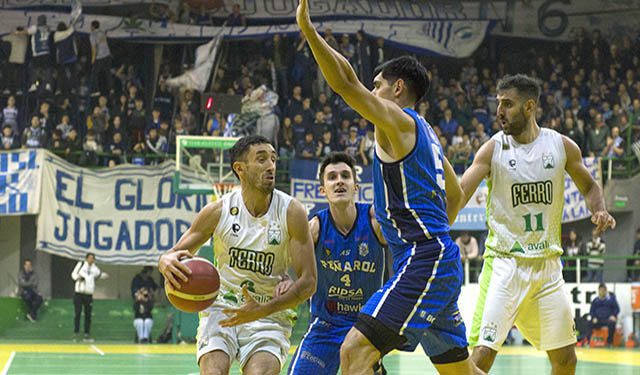 Peñarol fue un manojo de nervios y perdió ante Ferro