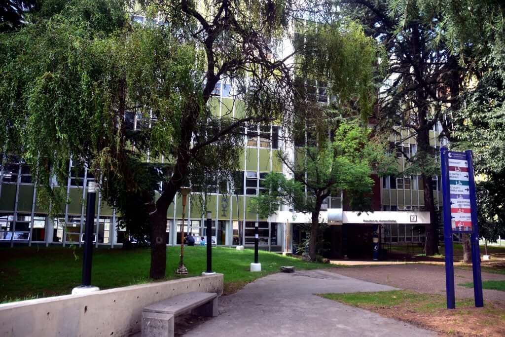 Docentes universitarios realizan la segunda jornada de paro contra Milei