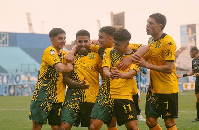 Aldosivi le ganó a San Telmo y es más líder que nunca en la zona B