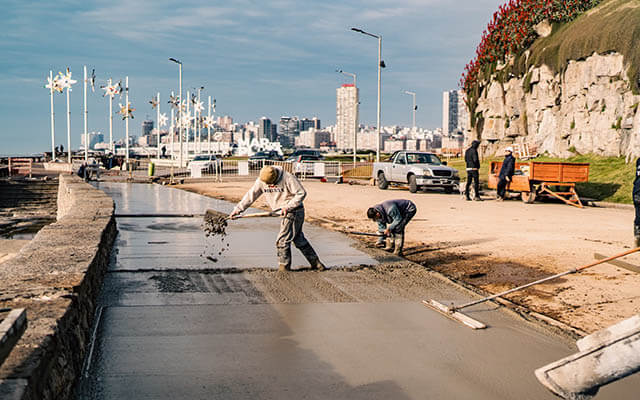 Avanzan las obras de renovación en el paseo costero de Mar del Plata