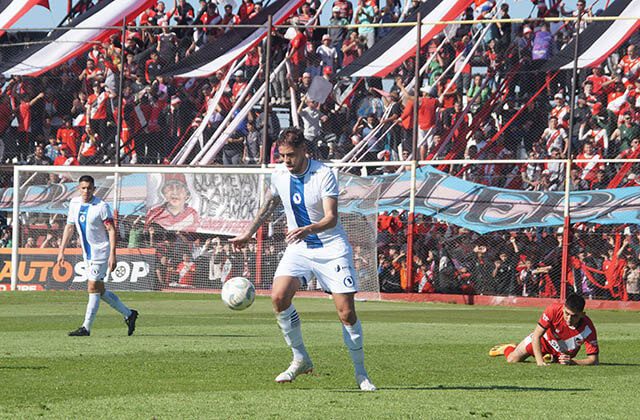 Alvarado consiguió un valioso empate en Mendoza