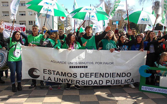 Trabajadores y NoDocentes adhieren en Mar del Plata al paro universitario