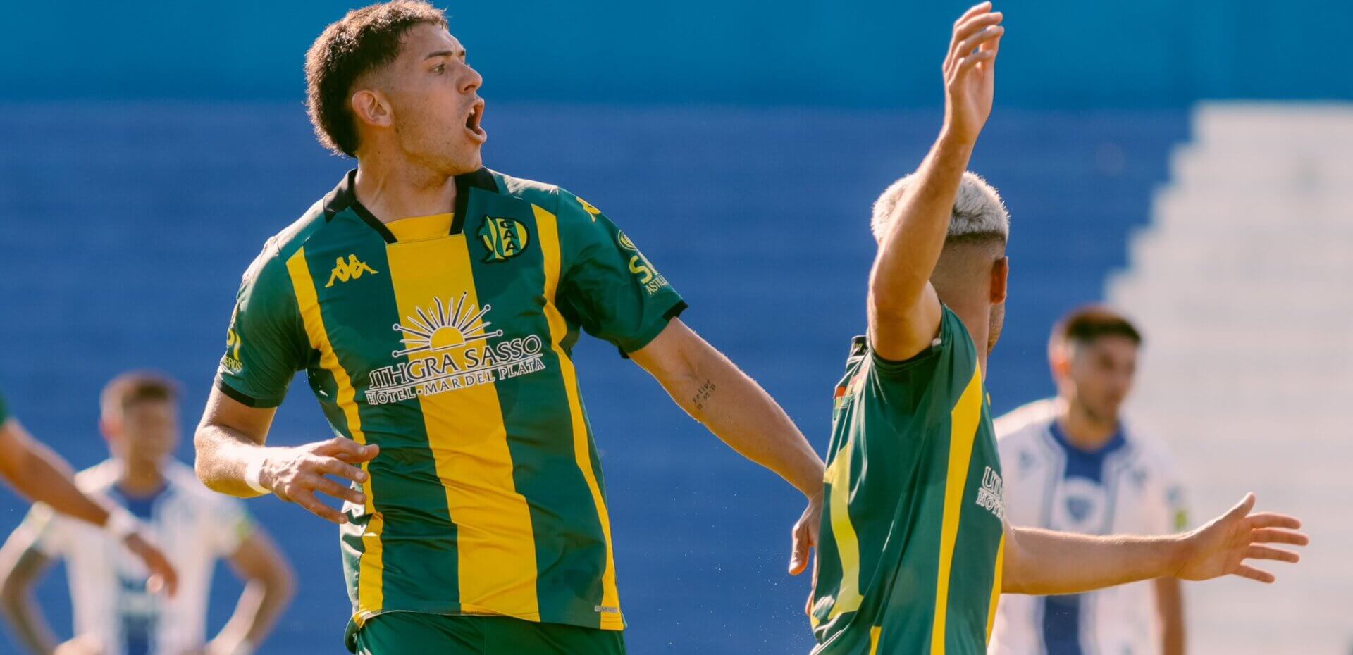 Aldosivi ganó como visitante y quedó como único líder
