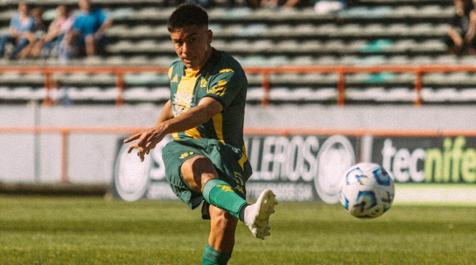 Aldosivi cayó en el Minella y no pudo subirse a la punta