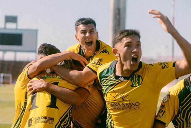 Aldosivi enfrenta a San Martin de Tucumán en una final histórica por el ascenso a Primera División