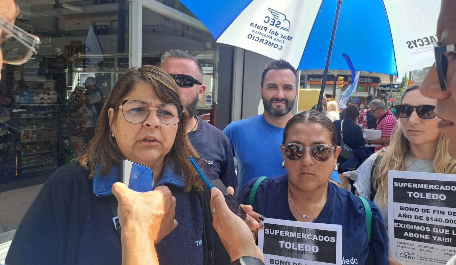 El SECZA y trabajadores de Toledo se manifestaron reclamando el pago del bono de fin de año