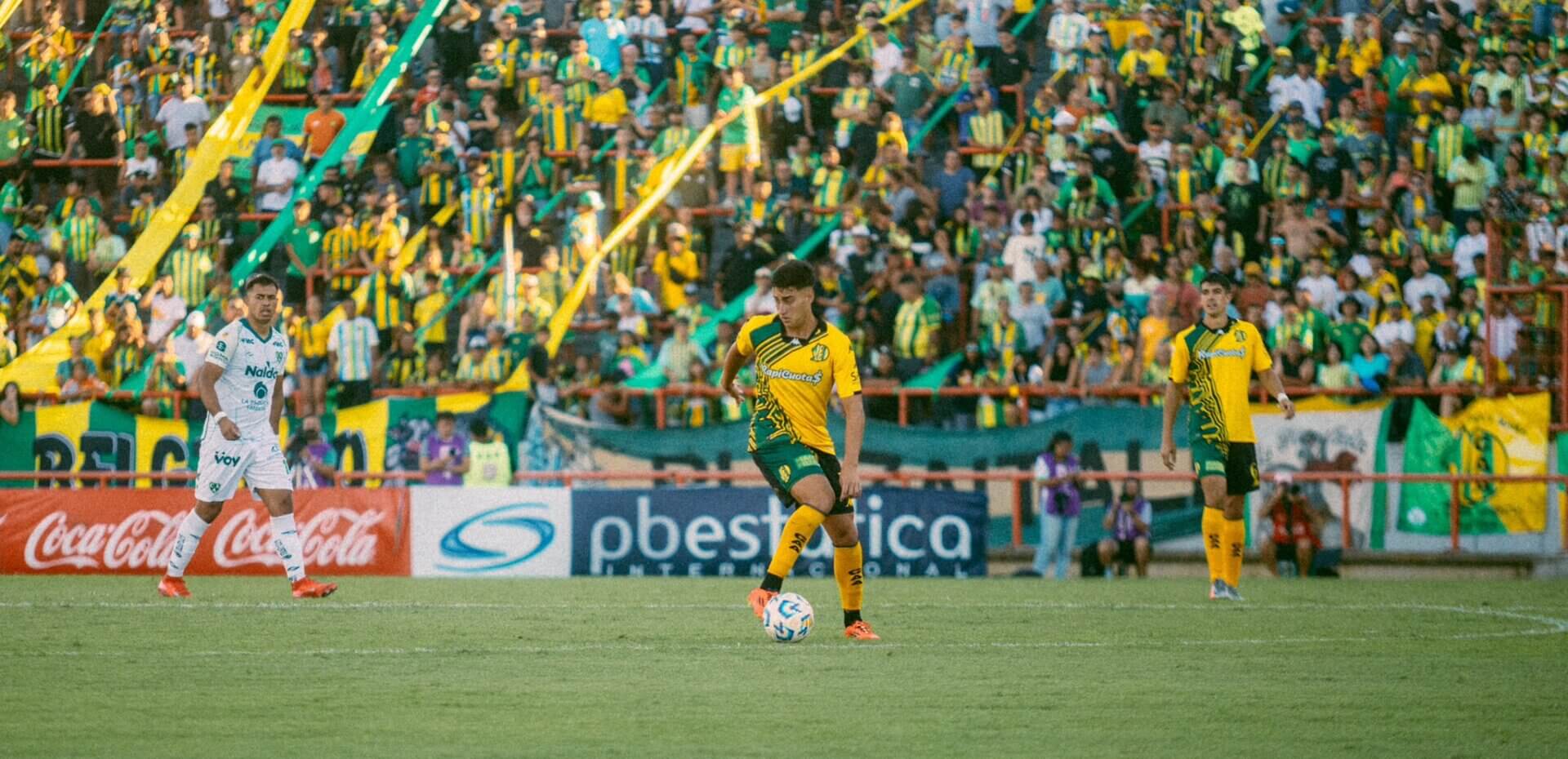Aldosivi sigue sin ganar en el campeonato: 2 a 2 ante Sarmiento en el Minella