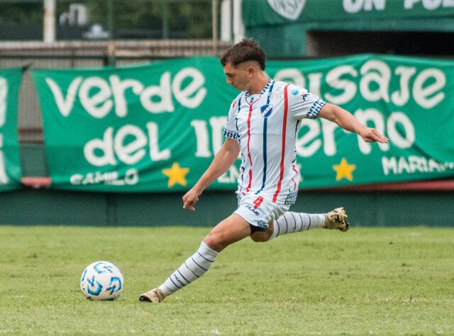 Alvarado igualó si goles ante Ferro en Caballito