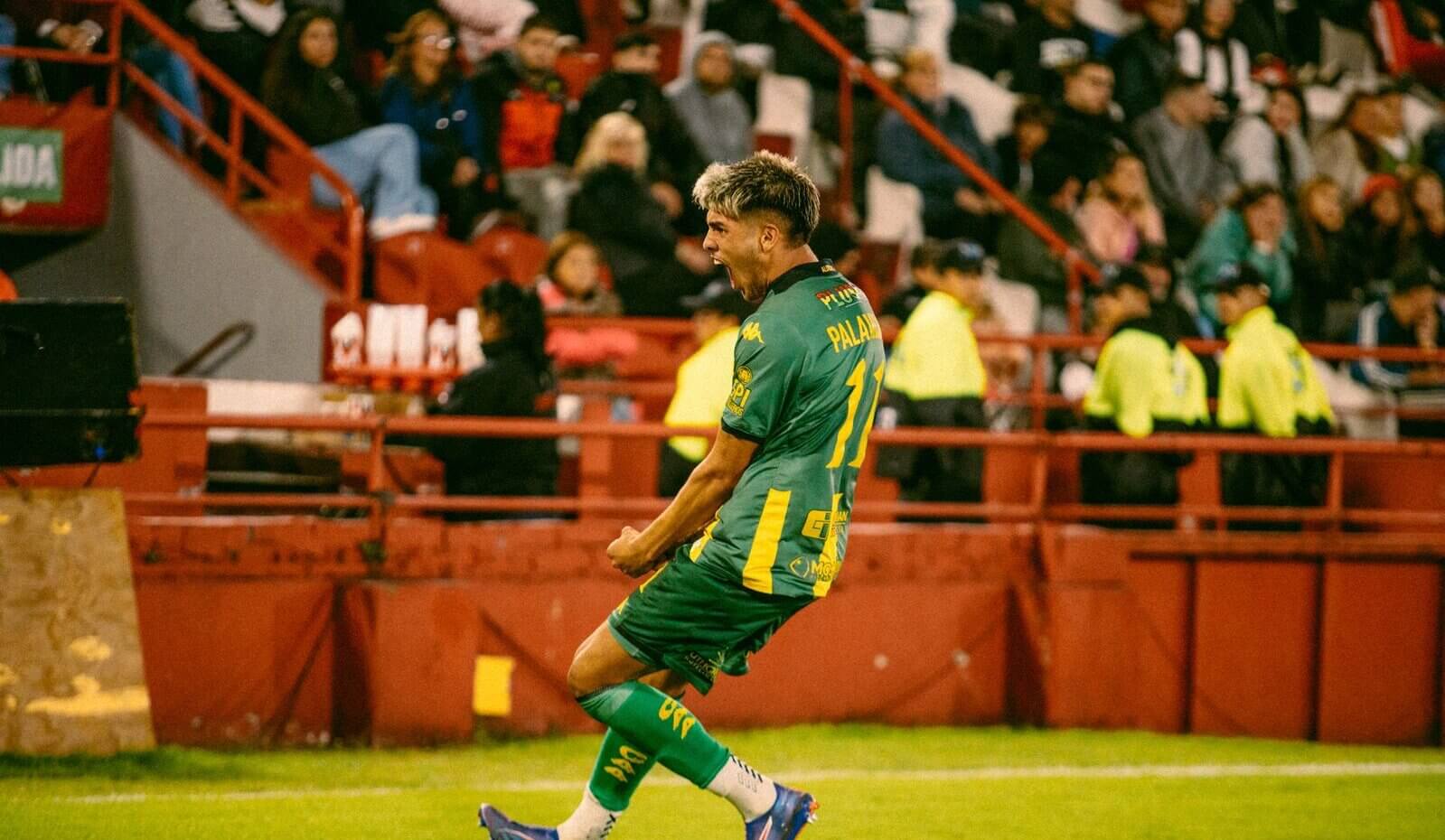 En un partido vibrante, Aldosivi empató 3 a 3 ante Huracán