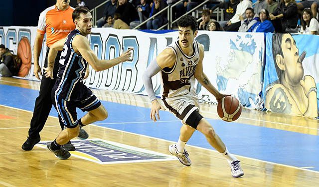Peñarol fue un manojo de nervios y cayó ante Platense