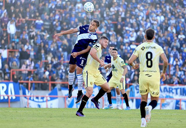 Dura derrota de Alvarado en el Minella