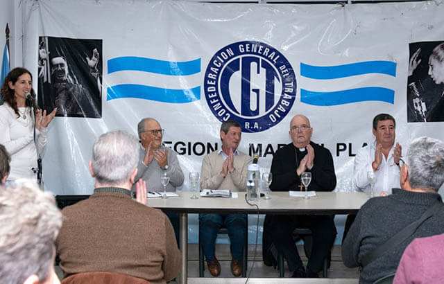 El Obispo Ernesto Giobando visitó la CGT y llamó a unir fe y justicia en el mundo del trabajo