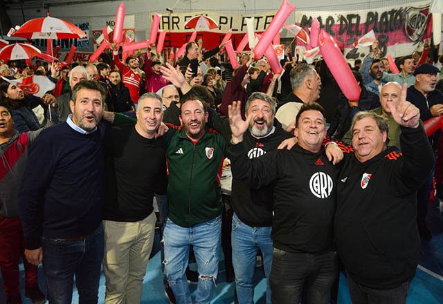 “Una década de pasión riverplatense”: la agrupación Mono Burgos celebró su 10° aniversario a lo grande