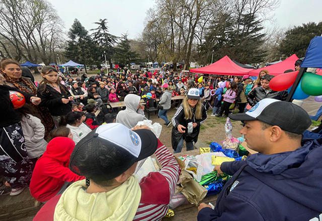 Vendedores Ambulantes: primer festejo día de las infancias en Plaza Rocha