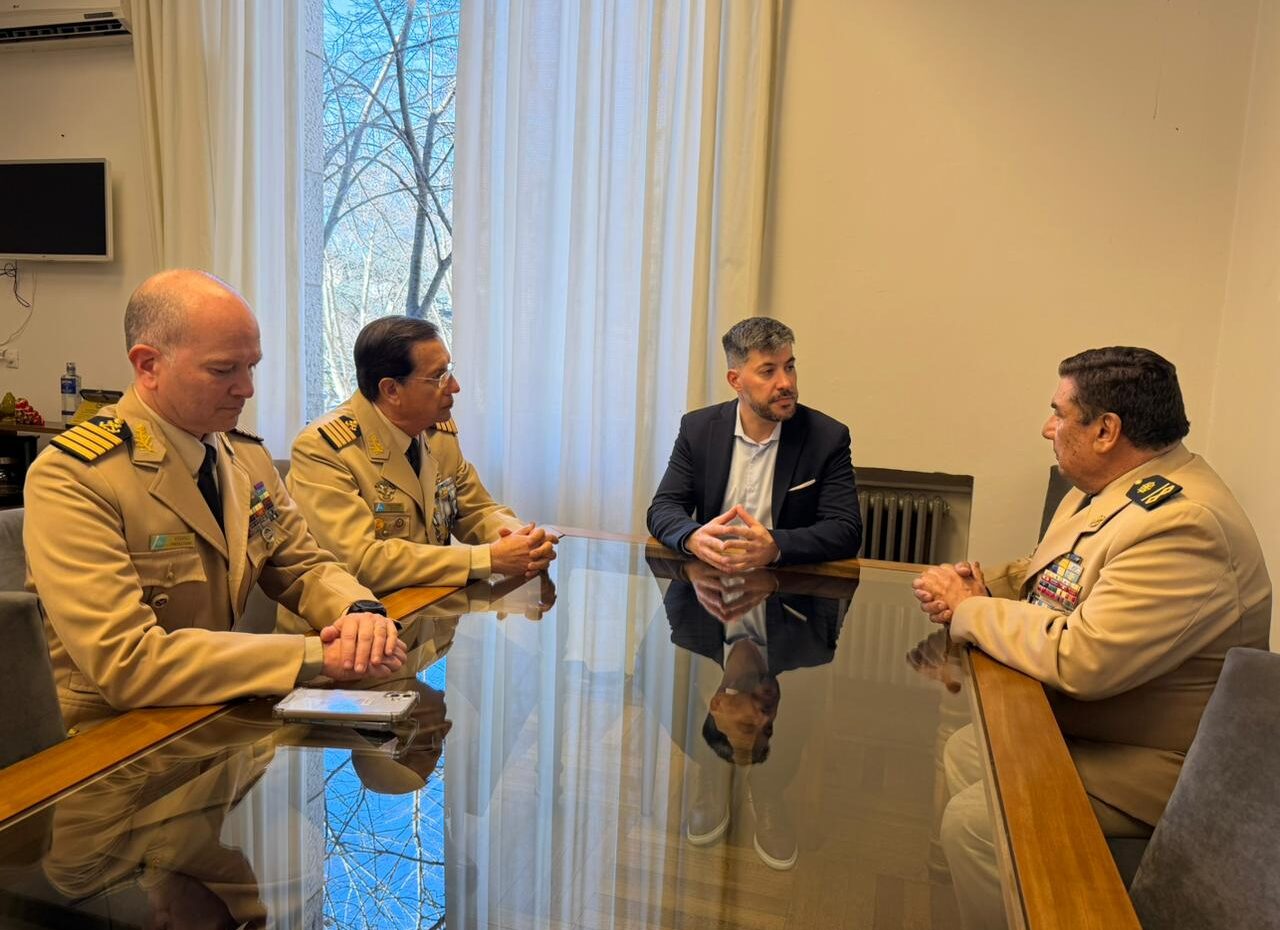 Recalt recibió a autoridades de Prefectura y a dos veteranos de Malvinas en el Concejo Deliberante