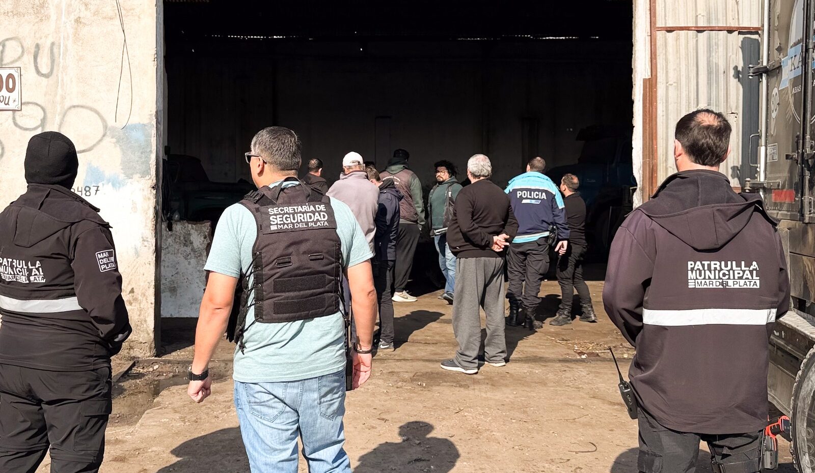 El Municipio clausuró cuatro talleres en el barrio Libertad