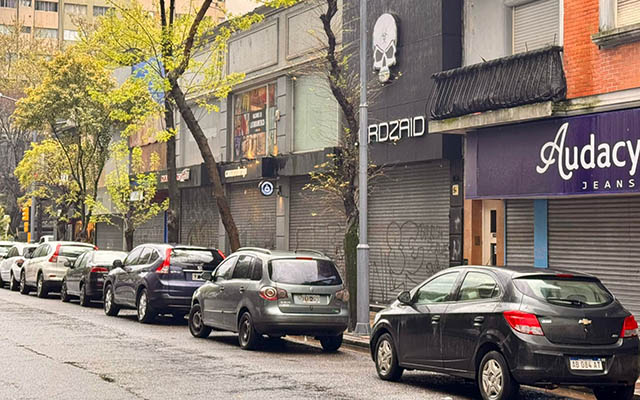 Amplio acatamiento al Día del Empleado de Comercio